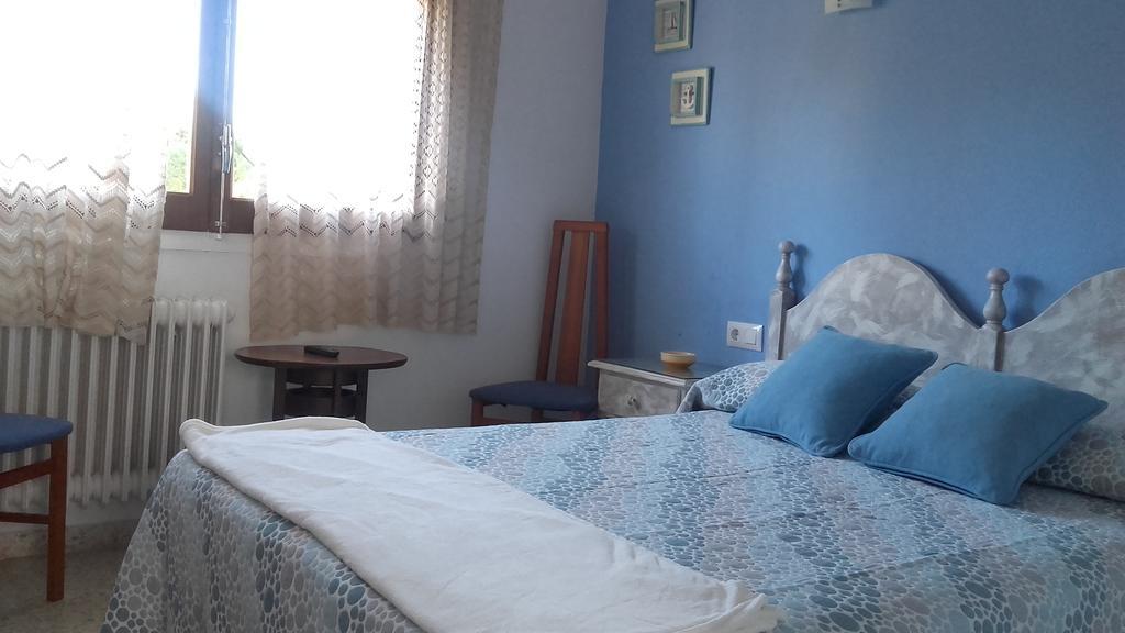 Hostal Los Pinares Lloret de Mar Extérieur photo