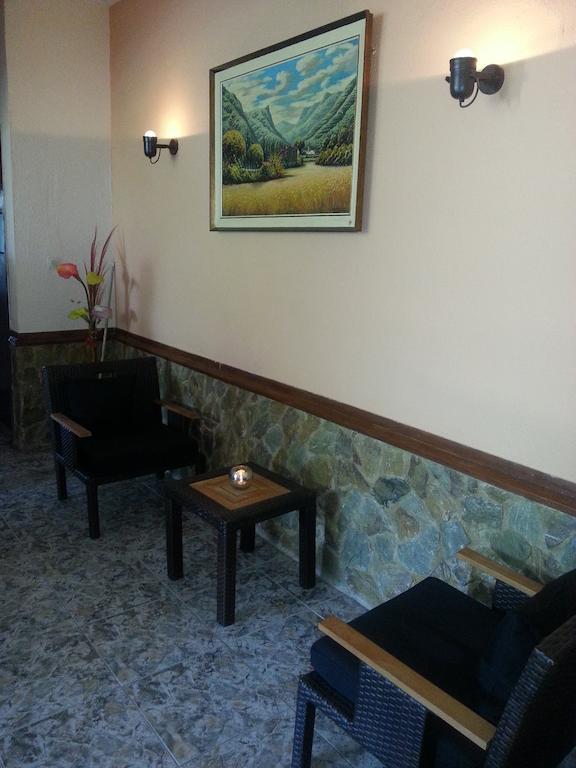 Hostal Los Pinares Lloret de Mar Extérieur photo